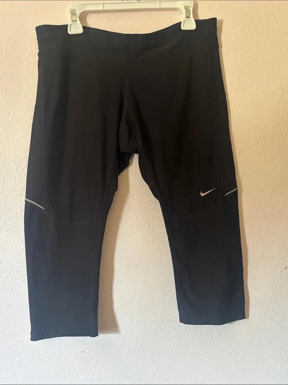 Nike Dri Fit Black Capri Leggings, Size M